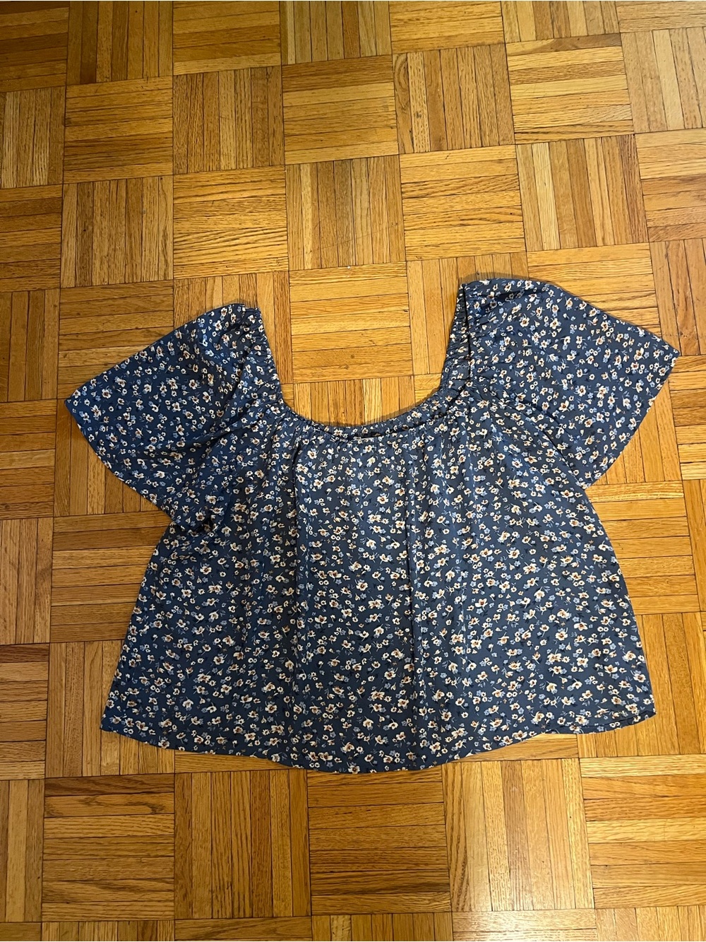 Romantic Vibes nine britton Blue Floral Crop Top size Large